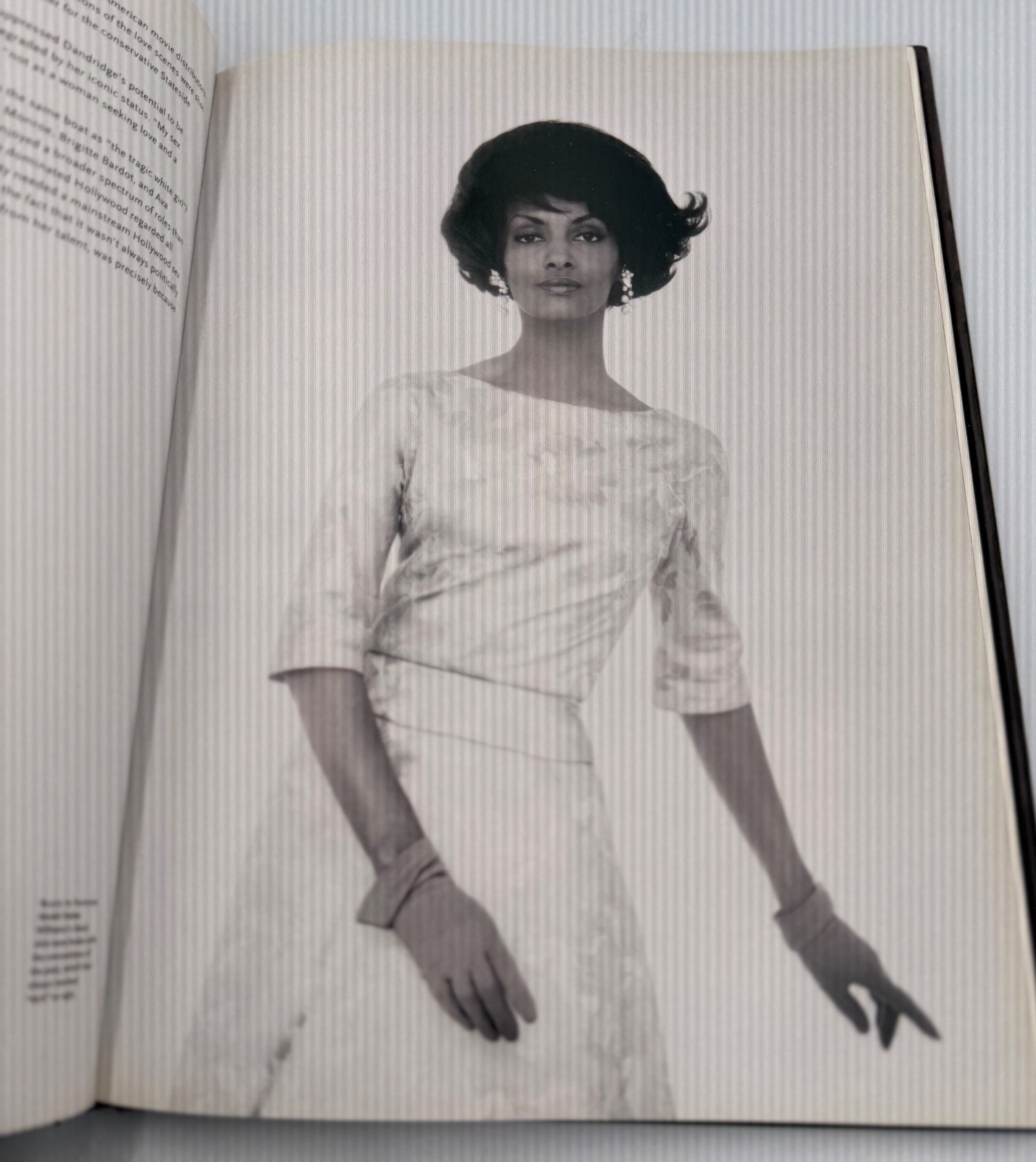 Signed BLACK BEAUTY: A HISTORY AND A CELEBRATION By Ben Arogundade, 2000 HC