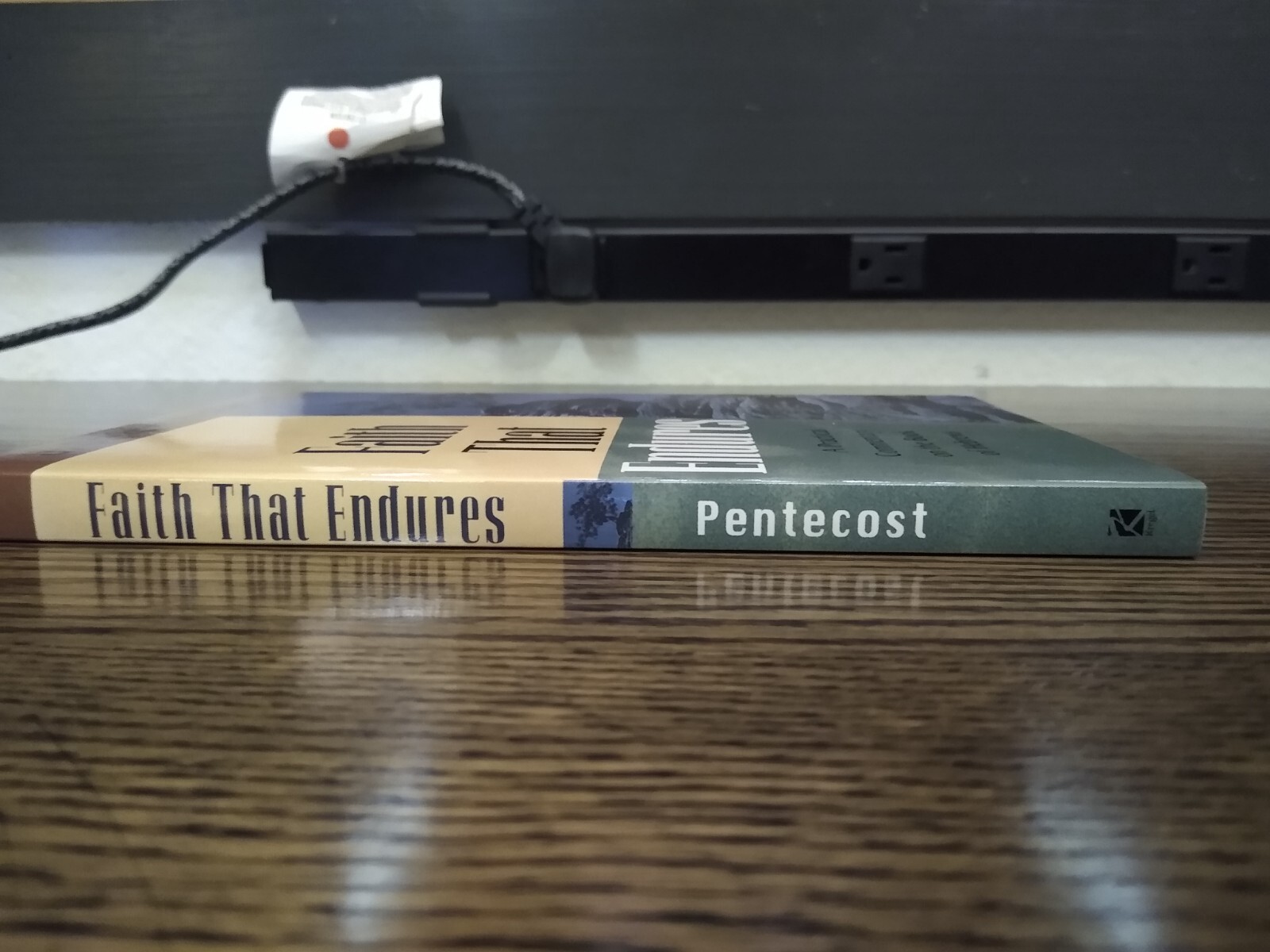 Faith That Endures : A Practical Commentary on the Book of Hebrews by J….