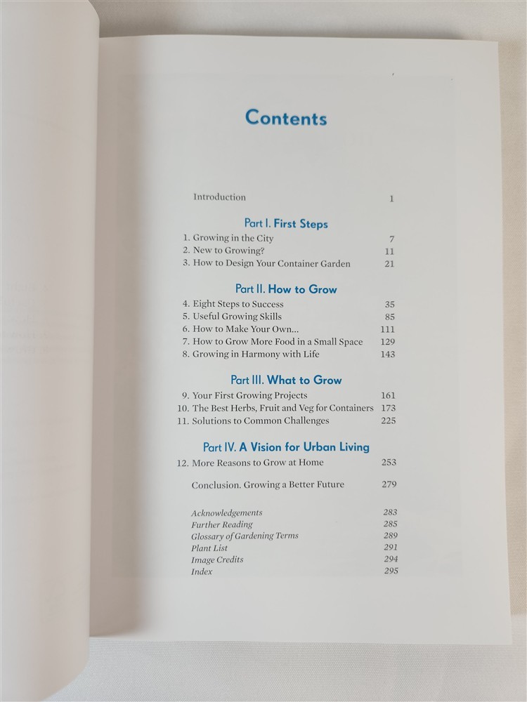 The Vertical Veg: Guide To Container Gardening By Mark Ridsdill Smith 2022 PB