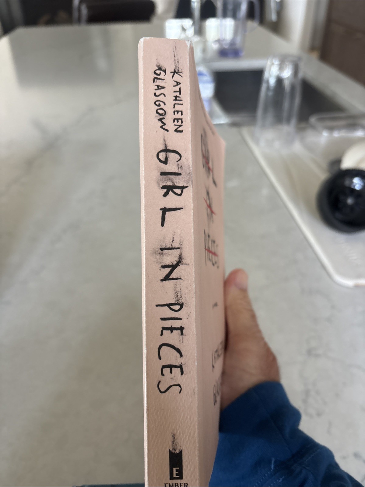 Girl in Pieces – Paperback By Glasgow, Kathleen – GOOD