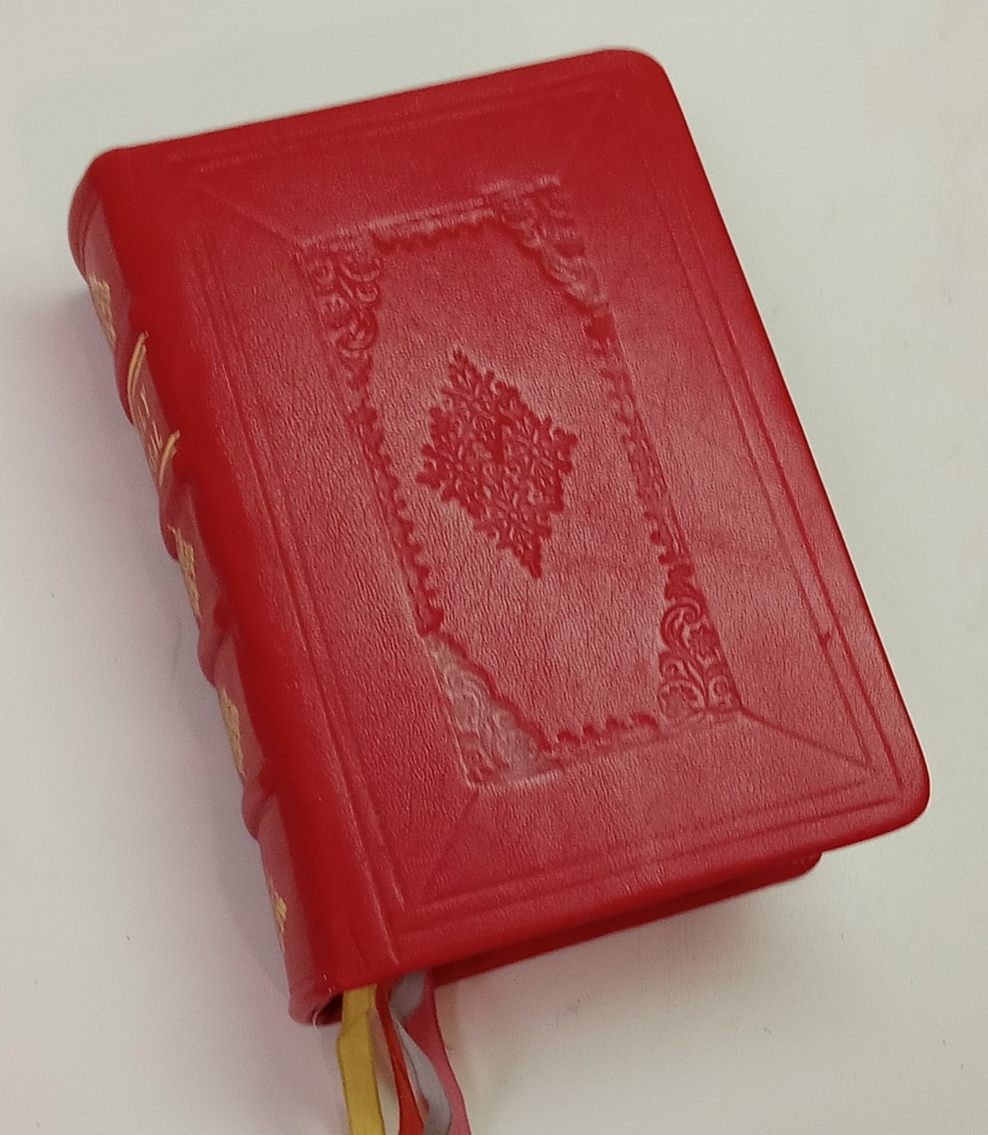 ANTIQUE CATHOLIC LATIN ENGLISH MISSAL; FINE BINDING; TLM BRIGHT GILT; CA.. 1960