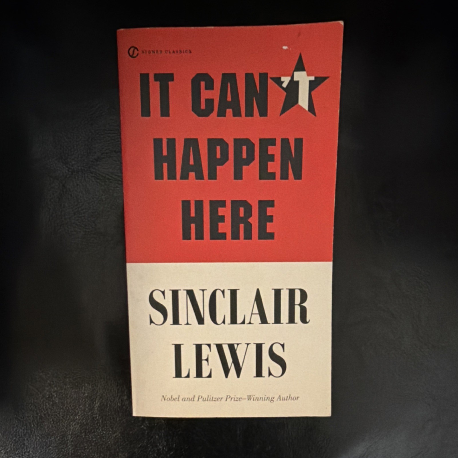 Sinclair Lewis It Can’t Happen Here (Signet Classics) Paperback 2014 Intro