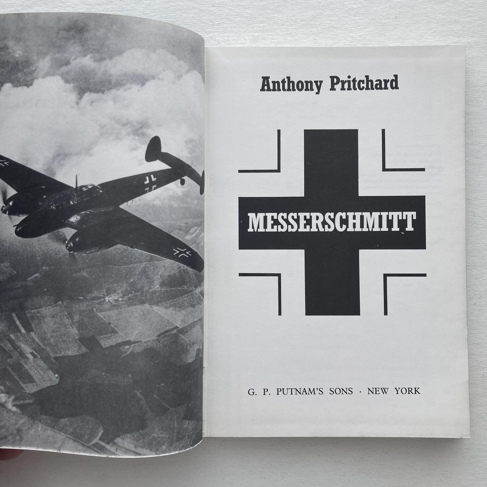 Vintage 1975 Messerschmitt Anthony Pritchard Putnam Blue HC DJ UK WWII Aviation