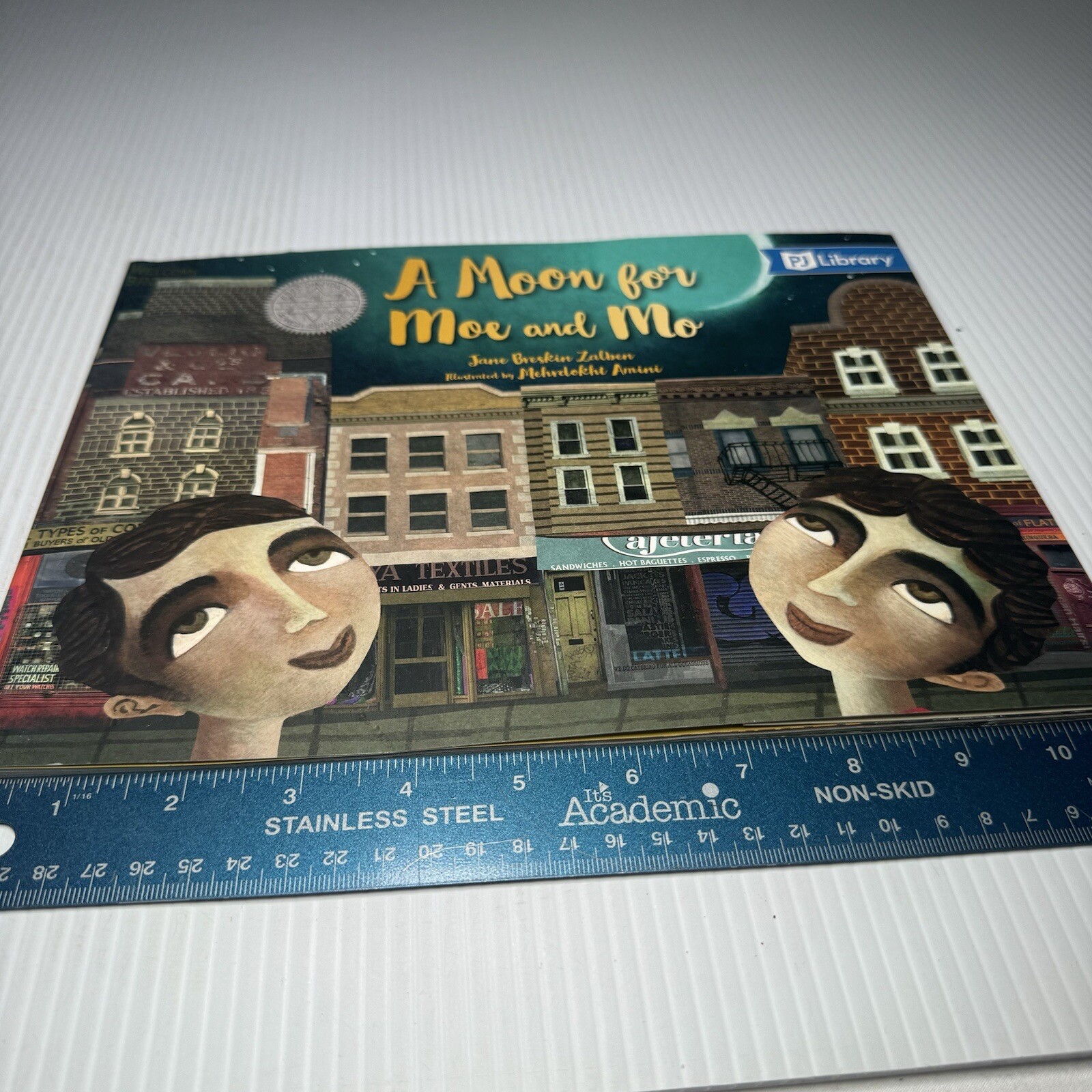 A Moon for Moe and Mo – Softcover By Zalben, Jane Breskin