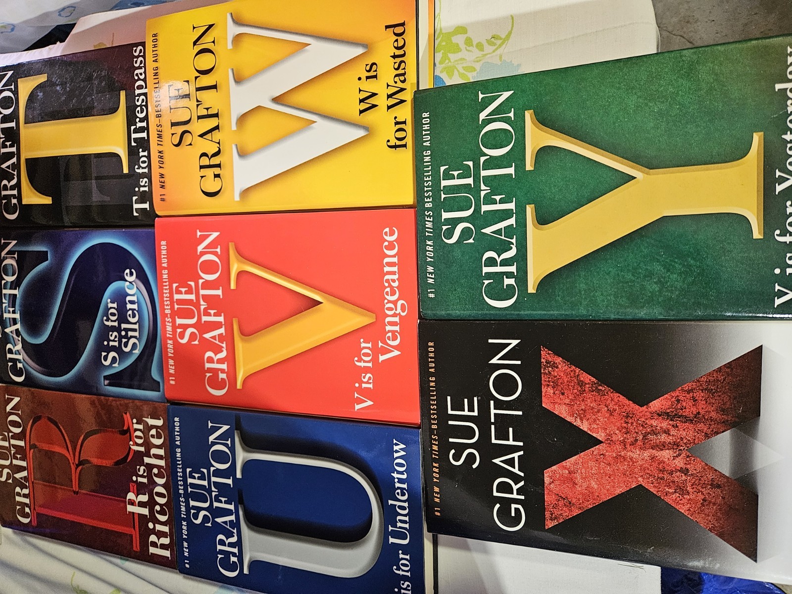 Lot Of 8 Sue Grafton Alphabet Series ( R thru Y) HCDJ FREE SHIPPING