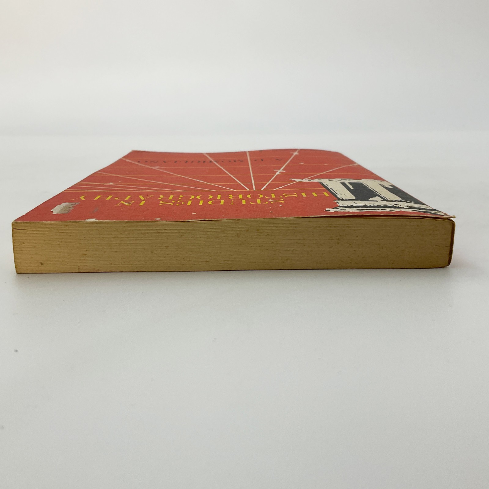 Studies in Historiography Academic Paperback Book A D Momigliano 1966