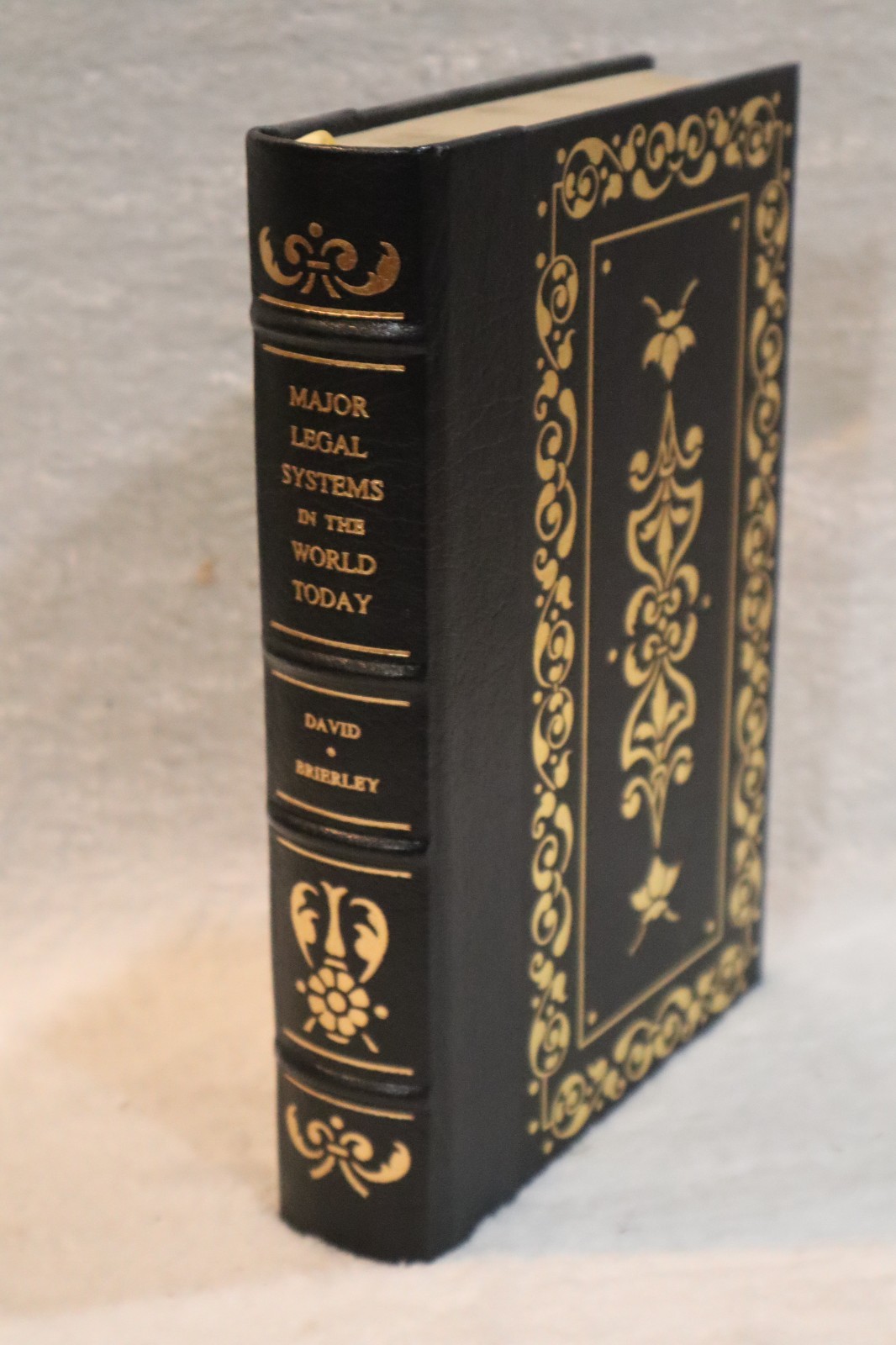 Major Legal Systems in the World Today Legal Classics Library hardcover 1990