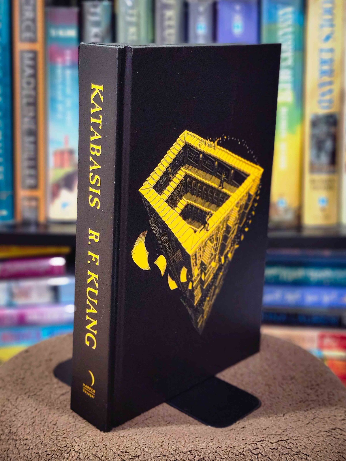Katabasis – R.F. Kuang (Signed Deluxed Edition + Enamel Pin)