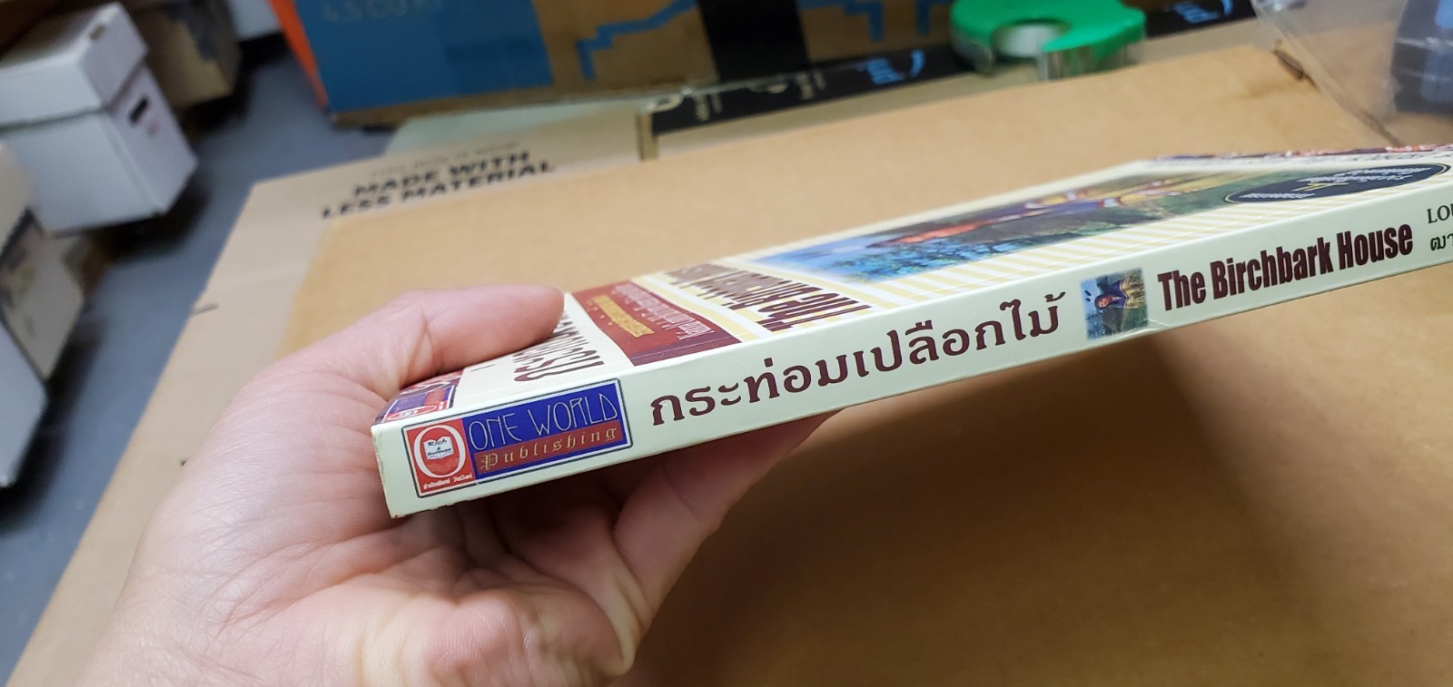 Thai Language #73; novel paperback; USA Indian heritage; see scans for title..au