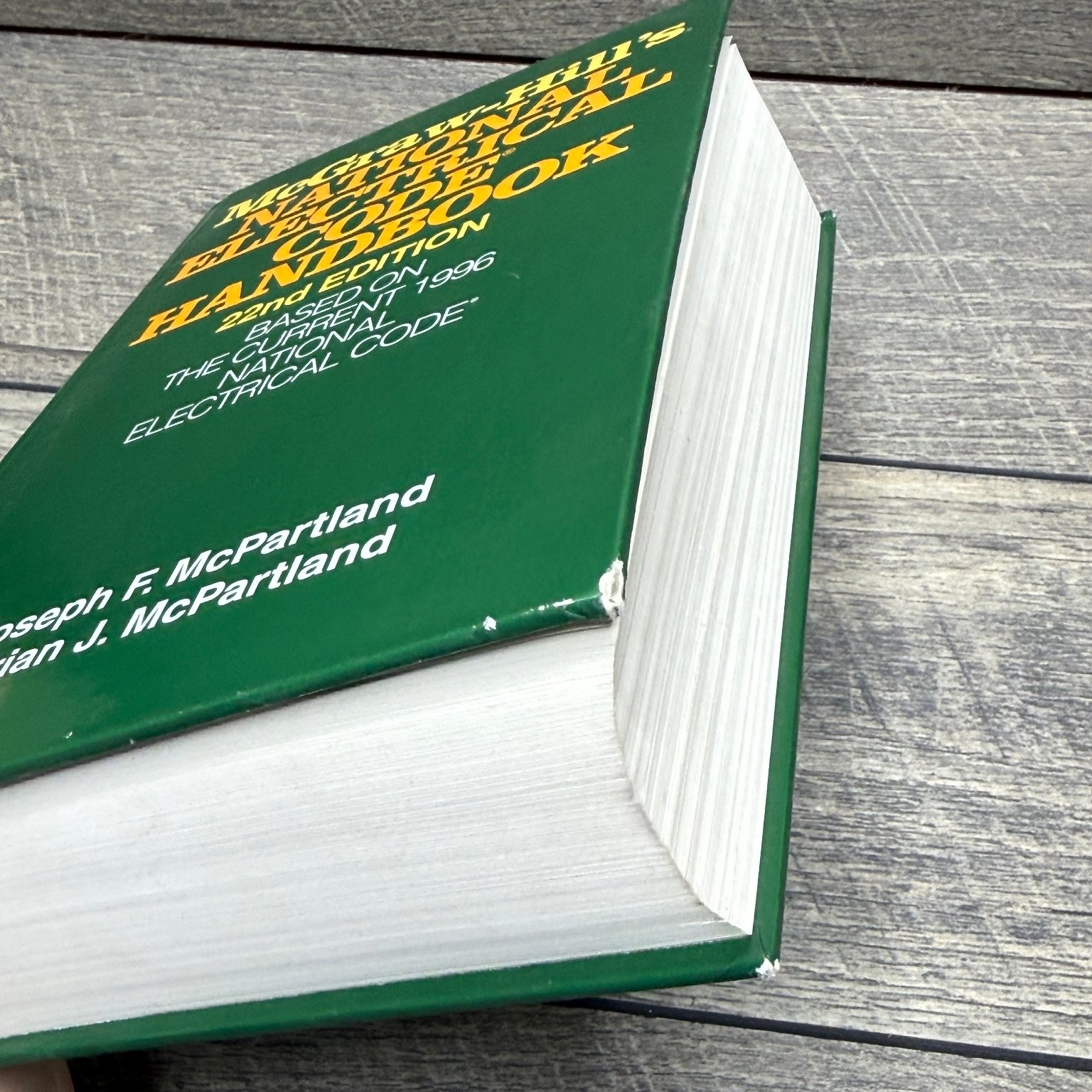 McGraw-Hill’s National Electrical Code Handbook McPartland 1996 22nd Ed