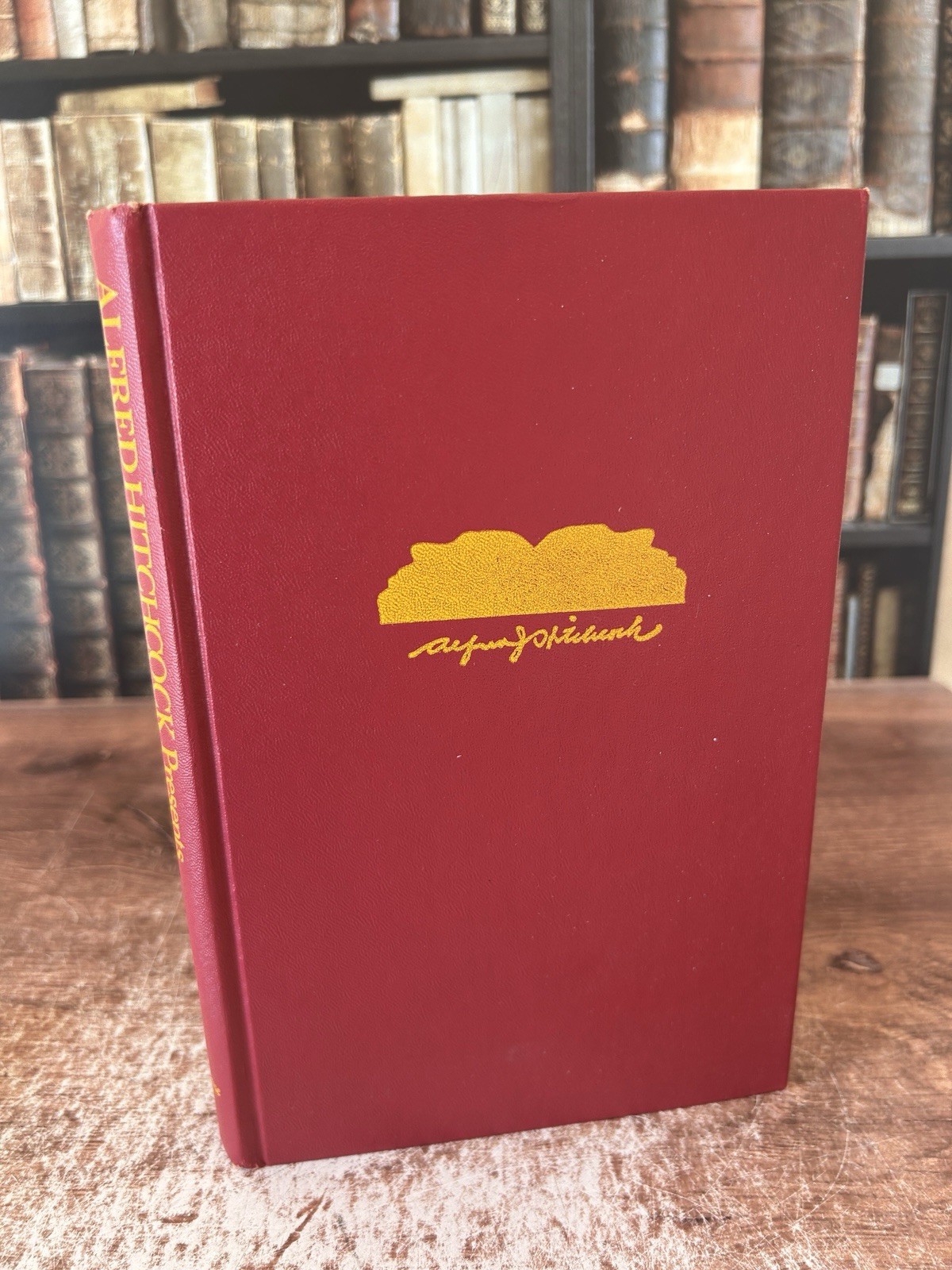 Vintage Alfred Hitchcock Presents : Stories to Be Read with the Lights On – 1973